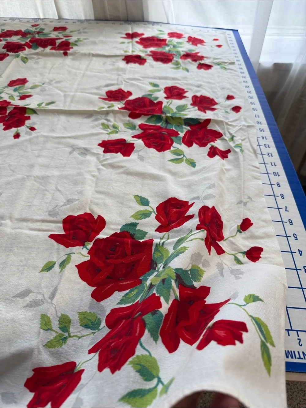 Vintage Red Rose Floral Tablecloth 44” Square Cotton Cottage Farmhouse